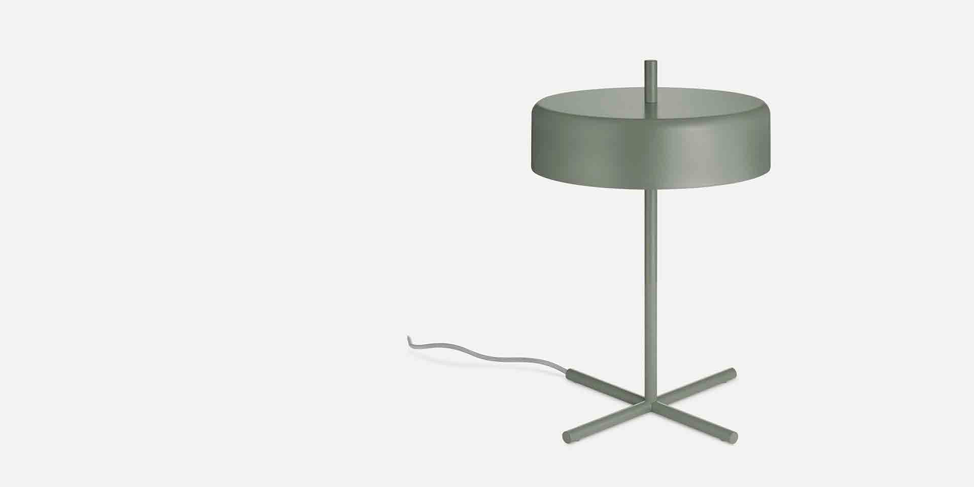 banner bobber table lamp